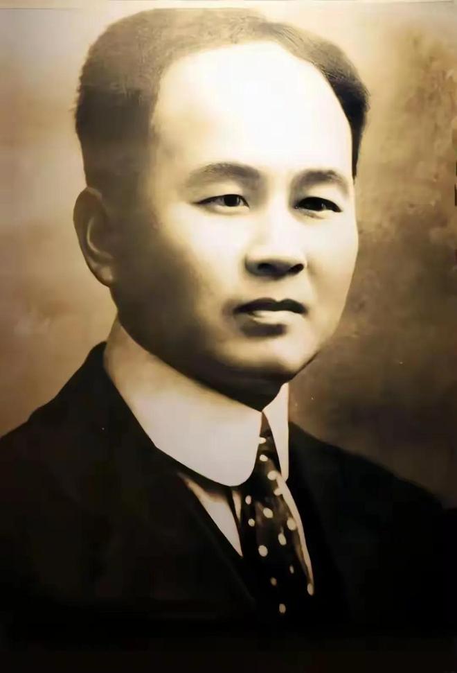 的儿子孙子曾孙穿越百年坐在他座位新葡京这是毛主席最早3张学生照他(图3)